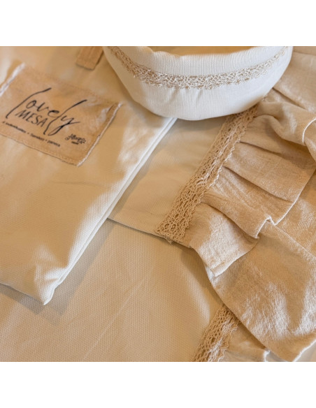 Set Lovely Mesa Premium - Allegra Classic: 4 Individuales + Camino de mesa + Panera + Bolsita