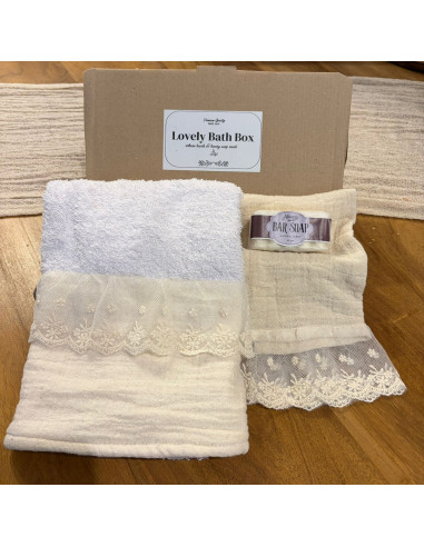 Bath Box : Toalla de Mano + Paño + Jabón